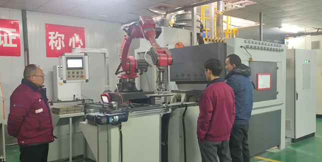 璧山自动喷砂机选型要点，看完少走弯路。